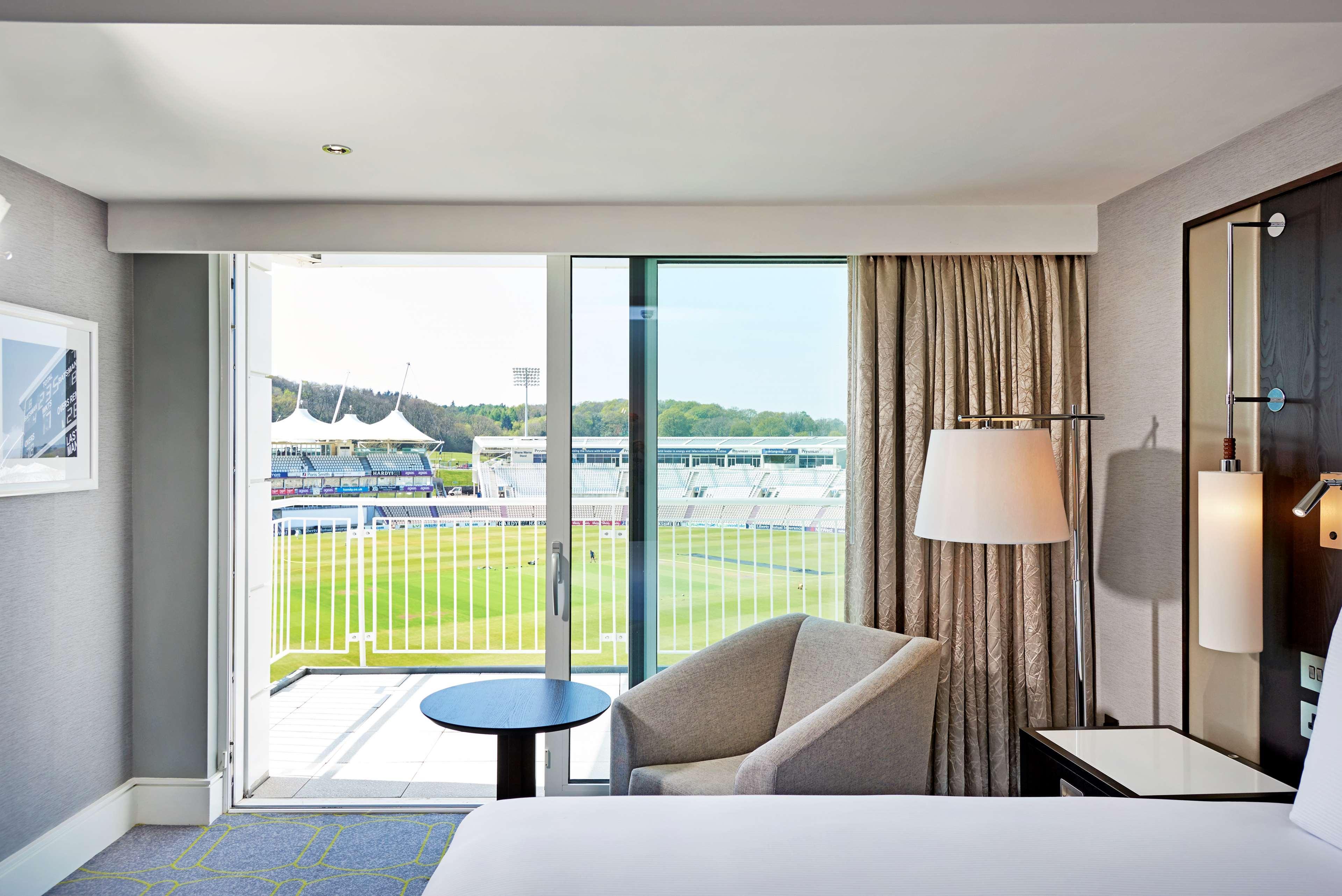 Hilton Southampton - Utilita Bowl Otel Dış mekan fotoğraf